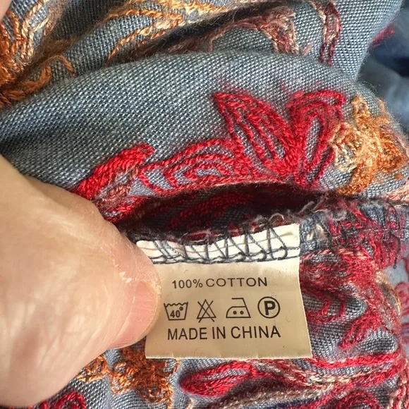 Jaase Embroidered Light Blue Bell-Sleeve Tunic size medium - Picture 11 of 11